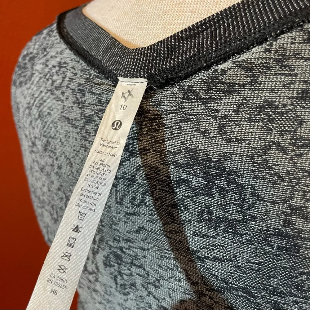 Lululemon Athletica Women’s Swiftly Breathe Floral‎ Fauna Long Sleeve Shirt Top